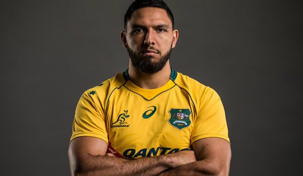 Wallaby centre signs with London Irish